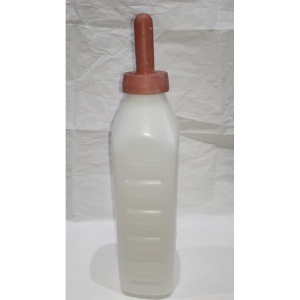 Бутылка для выпойки телят квадратная 2,5л без ручки арт.1264